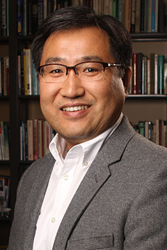 Min-dong_paul_lee